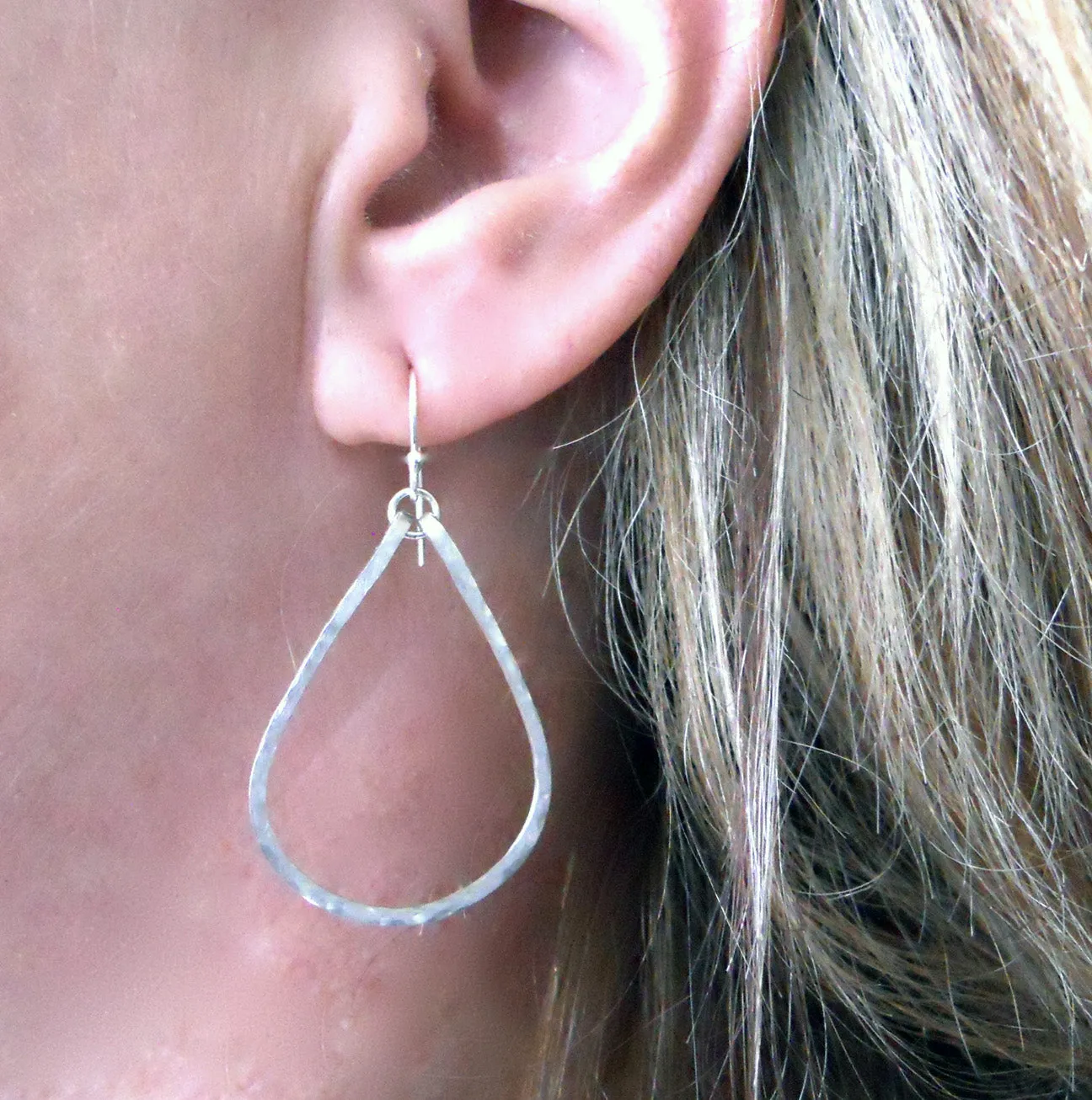 Kristiana Hammered Hoop Earrings in Sterling Size: Small, LEVERBACK